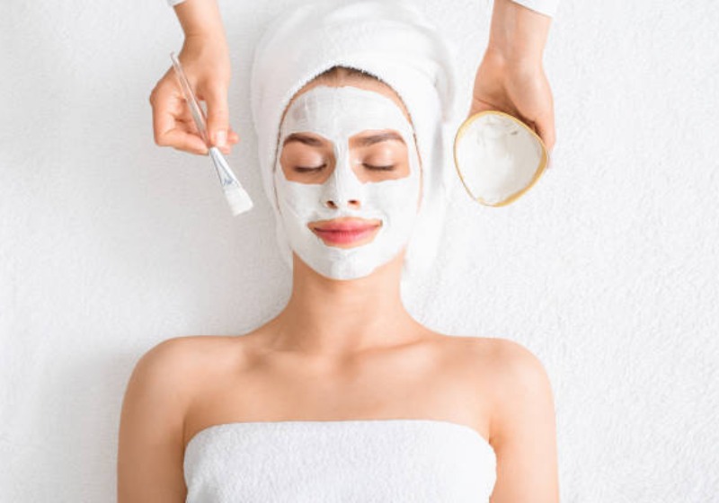Facial-Starting-Nishaaz-Bridal-Palace-The-Best-Beauty-Parlor