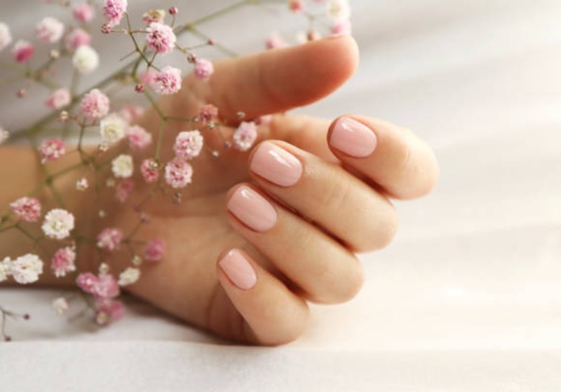 Manicure-Nishaaz-Bridal-Palace-The-Best-Beauty-Parlor