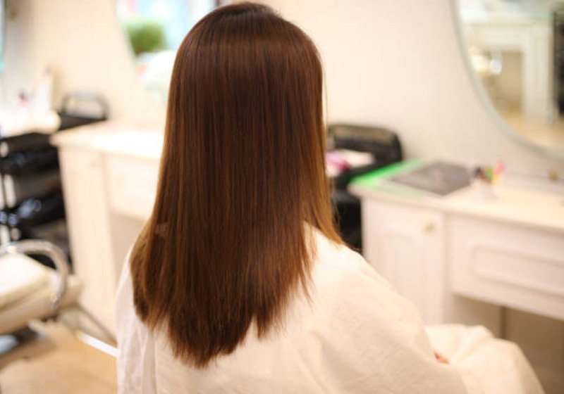 V-Cut-Nishaaz-Bridal-Palace-The-Best-Beauty-Parlor